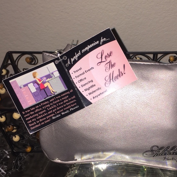 Sidekick Slippers with a Wristlet - NWT - Picture 2 of 7